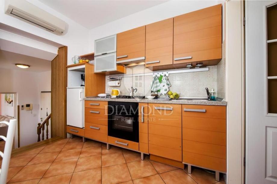 Santa Eufemia Rovinj 10Min Walk To City & Free Garage Parking Apartment Exterior foto