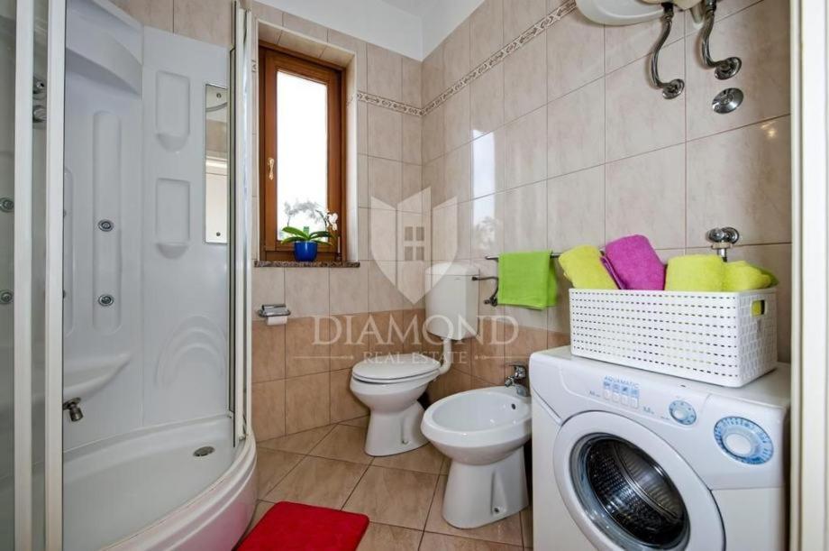 Santa Eufemia Rovinj 10Min Walk To City & Free Garage Parking Apartment Exterior foto